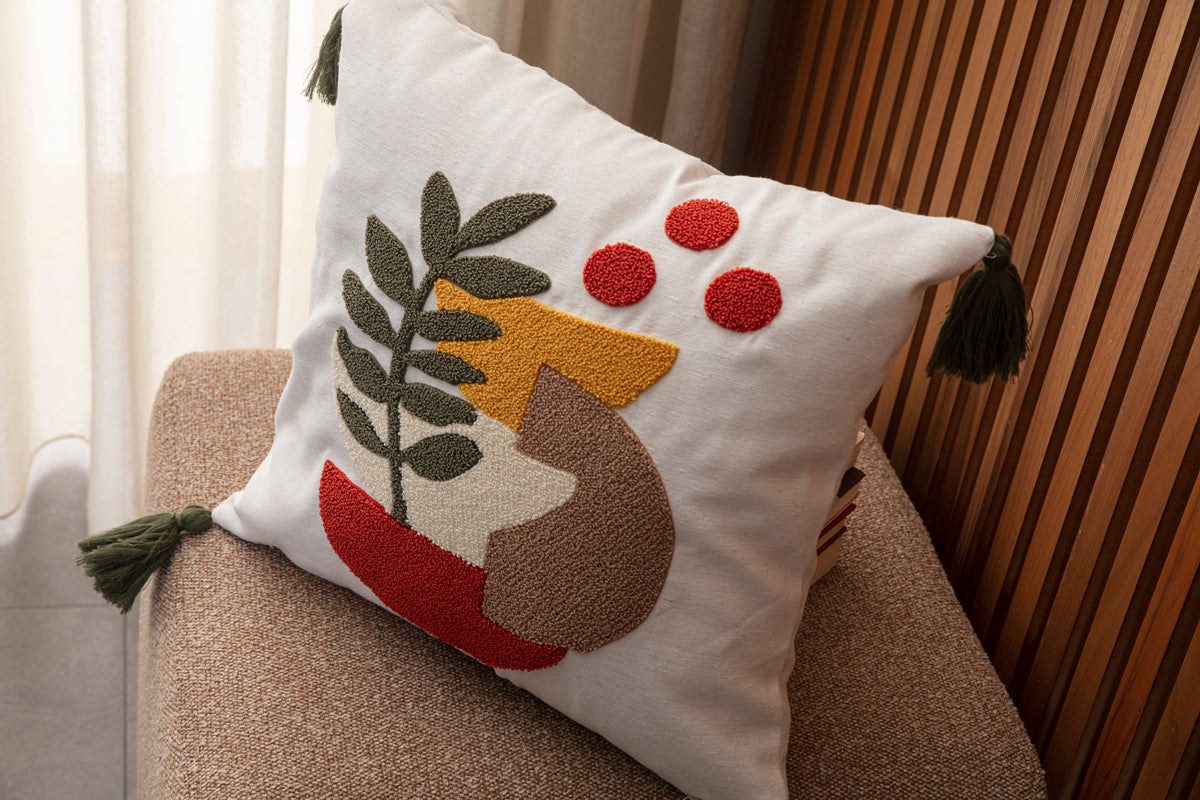 Dekoratif Punch İşlemeli Püsküllü Keten Kırlent Kılıfı, Yeşil Püsküllü 43x43cm